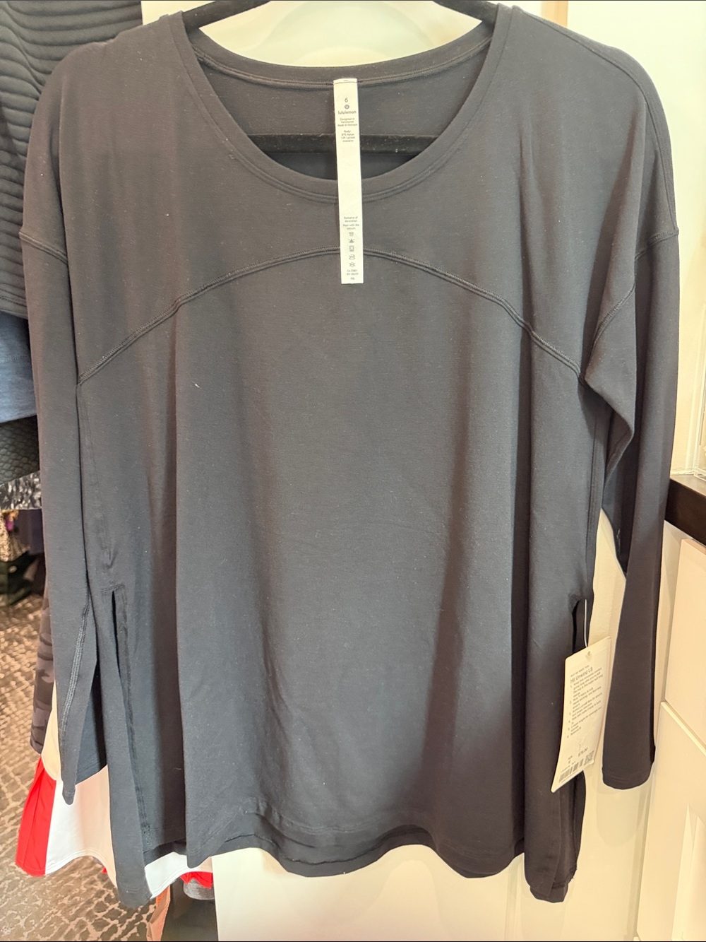 Lululemon Hit Unwind LS Size 6